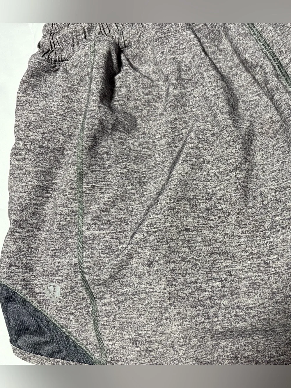 Lululemon Hotty Hot Low Rise Short 4” Womens Size 8 Gray Running Lined